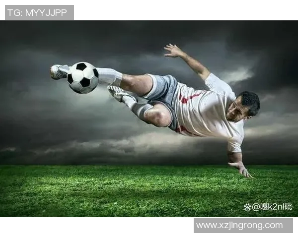 足球明星在球场上挥洒汗水展现风采的跑步之旅 足球明星在球场上挥洒汗水展现风采的跑步之旅