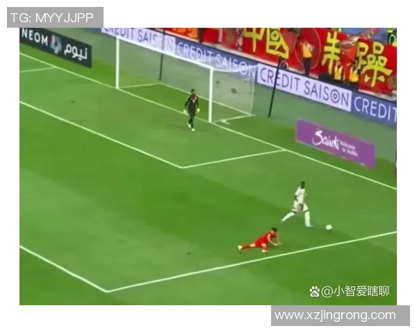 足球明星意外遭遇踢脸事件引发球迷热议与媒体关注 足球明星意外遭遇踢脸事件引发球迷热议与媒体关注