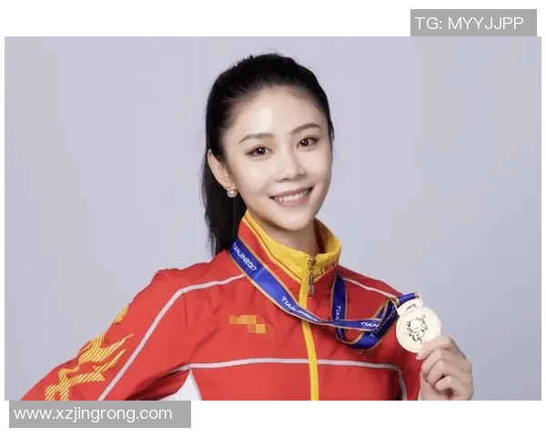 世界足球明星美女的魅力与风采揭示了运动与时尚的完美结合