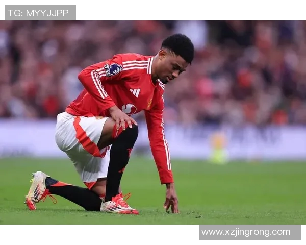 退役足球明星重返赛场现场视频回顾感动瞬间与精彩表现